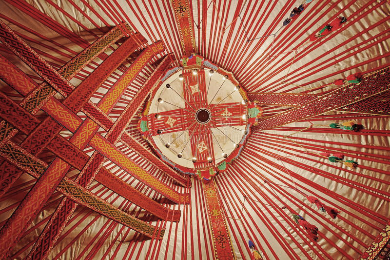 ceiling-kazakhstan-yurt-wide-angle-view-32311871